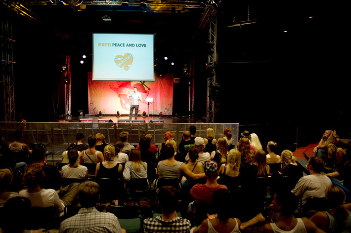 2011-07-01 - Expo Världskonspirationer från Peace & Love, Borlänge
