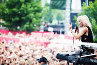 2011-07-01 - The Sounds från Peace & Love, Borlänge