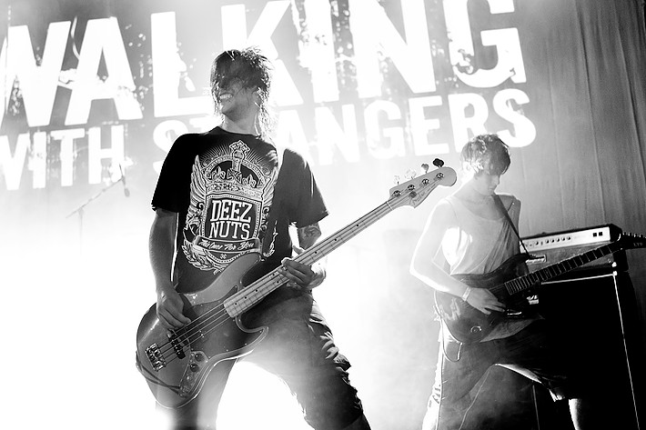 2011-07-09 - Walking With Strangers från Getaway Rock, Gävle