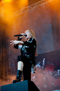 2011-07-09 - Arch Enemy från Sonisphere Stockholm, Stockholm