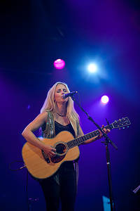2011-07-28 - Lisa Miskovsky från Storsjöyran, Östersund