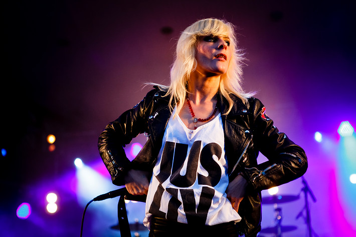 2011-07-28 - The Sounds från Storsjöyran, Östersund