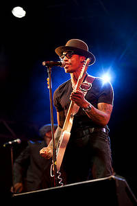 2011-07-30 - Raphael Saadiq från Storsjöyran, Östersund