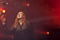 2011-07-27 - Icona Pop från Emmabodafestivalen, Emmaboda