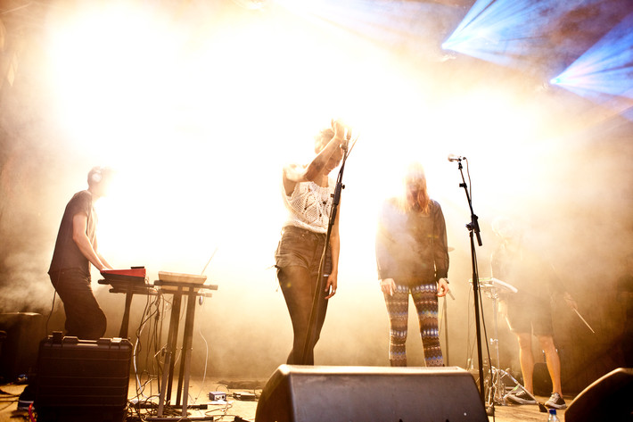 2011-07-27 - Icona Pop från Emmabodafestivalen, Emmaboda 2011-07-27 - Icona Pop från Emmabodafestivalen, Emmaboda