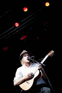 2011-08-12 - Christian Kjellvander från Way Out West, Göteborg