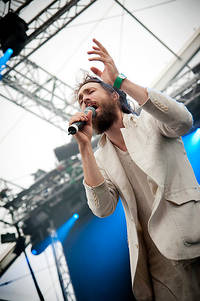 2011-08-12 - Edward Sharpe & The Magnetic Zeros från Way Out West, Göteborg