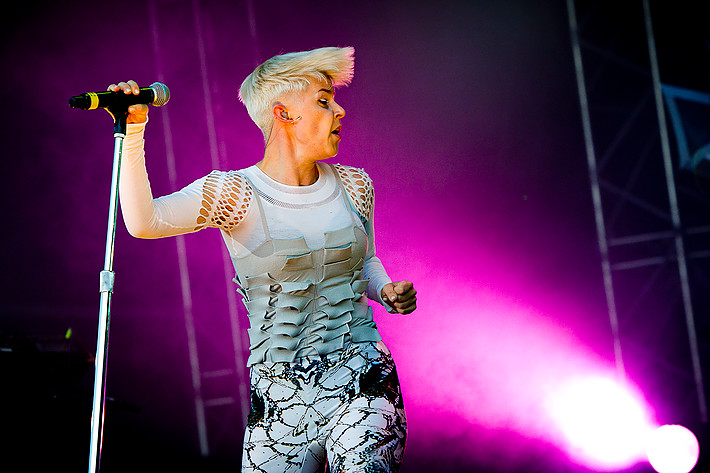 2011-08-12 - Robyn från Way Out West, Göteborg