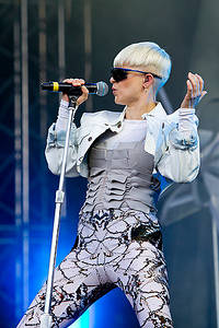 2011-08-12 - Robyn från Way Out West, Göteborg