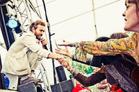 2011-08-12 - Edward Sharpe & The Magnetic Zeros från Way Out West, Göteborg