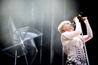 2011-08-12 - Robyn från Way Out West, Göteborg