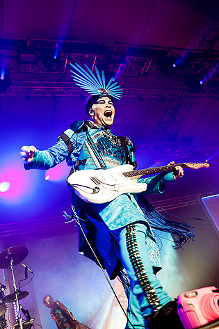 2011-08-12 - Empire Of The Sun från Way Out West, Göteborg