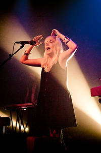 2011-08-26 - Austra från Debaser Medis, Stockholm