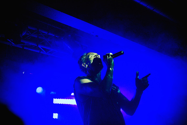 2011-08-27 - Front Line Assembly från Debaser Slussen, Stockholm