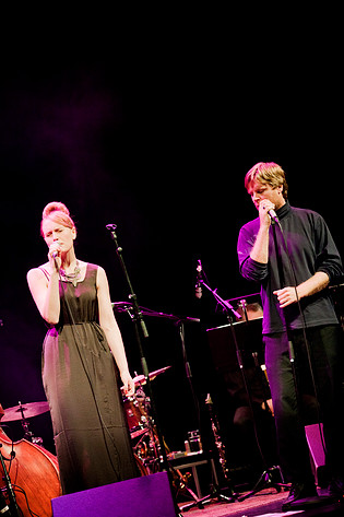 2011-10-17 - Nicolai Dunger & Sarah Riedel från Södra Teatern, Stockholm