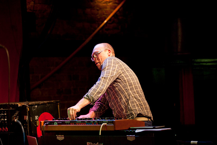 2011-10-18 - Ilhan Ersahin's Osyanbul Sessions m Bugge Wesseltoft från Fasching, Stockholm