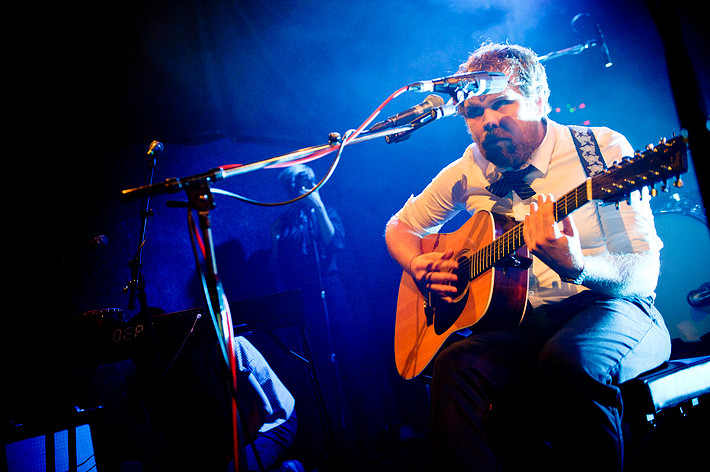 2011-10-30 - Loney, Dear från Kägelbanan, Stockholm