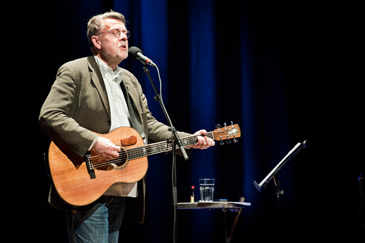 2012-02-08 - Mikael Wiehe från Växjö konserthus, Växjö