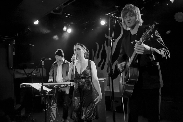 2012-02-16 - Hellsongs från ISC Club, Bern