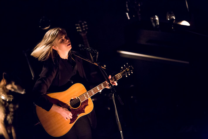2012-03-28 - Anna Ternheim från Stadshuset, Sundsvall