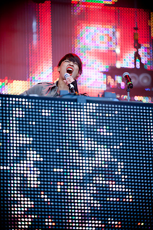 2012-06-15 - Icona Pop från Summerburst Stockholm, Stockholm