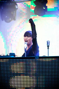 2012-06-15 - Icona Pop från Summerburst Stockholm, Stockholm