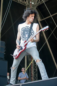 2012-06-16 - Turbowolf från Greenfield Festival, Interlaken