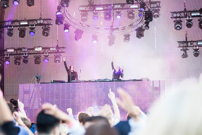 2012-06-15 - Icona Pop från Summerburst Stockholm, Stockholm
