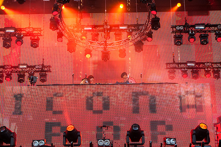 2012-06-15 - Icona Pop från Summerburst Stockholm, Stockholm