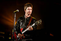 2012-06-16 - Noel Gallagher's High Flying Birds från Hultsfredsfestivalen, Hultsfred
