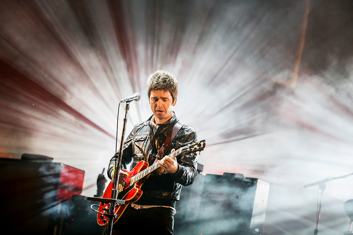 2012-06-16 - Noel Gallagher's High Flying Birds från Hultsfredsfestivalen, Hultsfred