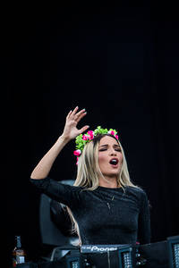 2012-06-29 - Rebecca & Fiona från Peace & Love, Borlänge