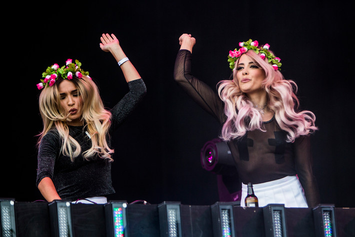 2012-06-29 - Rebecca & Fiona från Peace & Love, Borlänge