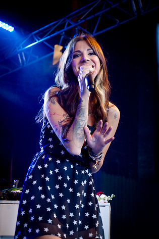 2012-06-30 - Christina Perri från Peace & Love, Borlänge