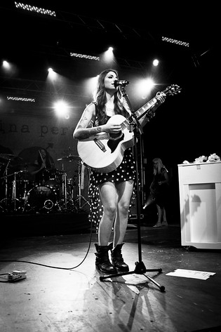 2012-06-30 - Christina Perri från Peace & Love, Borlänge