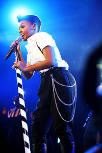 2012-07-05 - Janelle Monae från Roskildefestivalen, Roskilde