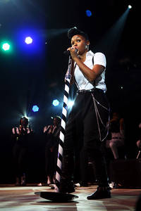 2012-07-05 - Janelle Monae från Roskildefestivalen, Roskilde