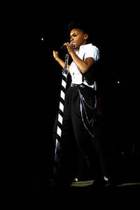 2012-07-05 - Janelle Monae från Roskildefestivalen, Roskilde