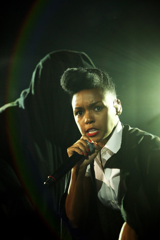 2012-07-05 - Janelle Monae från Roskildefestivalen, Roskilde