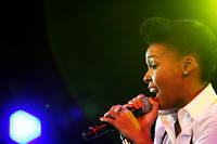 2012-07-05 - Janelle Monae från Roskildefestivalen, Roskilde