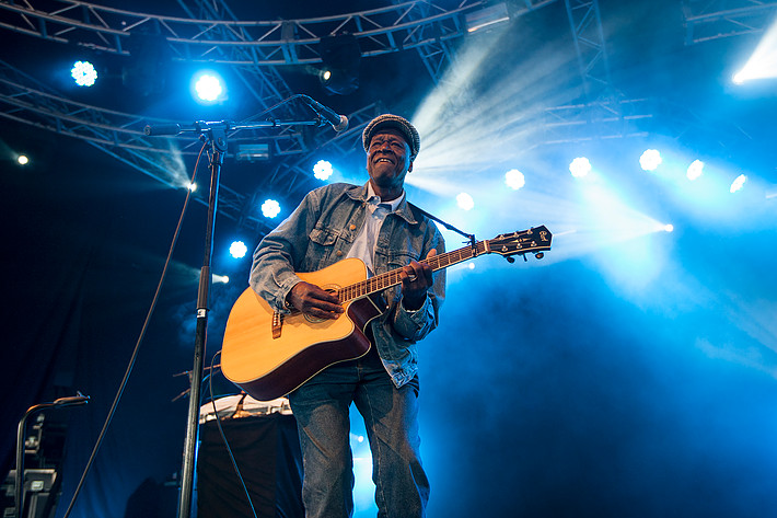2012-07-06 - Boubacar Traoré från Roskildefestivalen, Roskilde