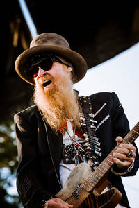 2012-07-23 - ZZ Top från Öja Slottsruin, Ystad