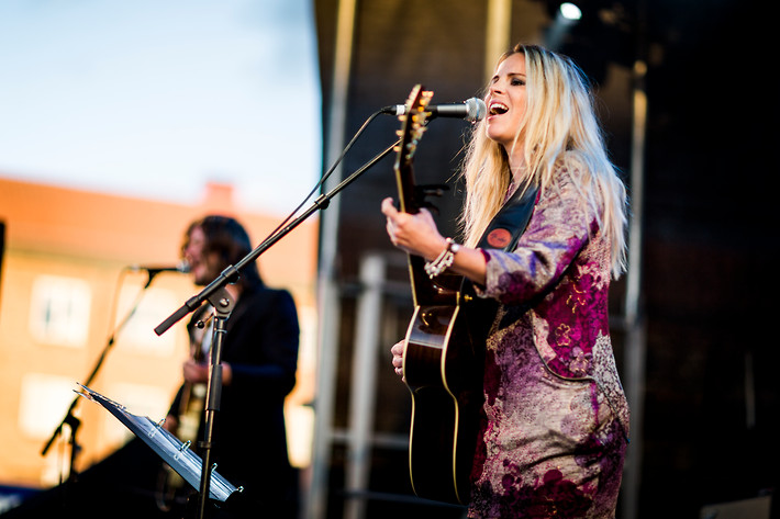 2012-07-18 - Lisa Miskovsky från Rådhustorget, Umeå