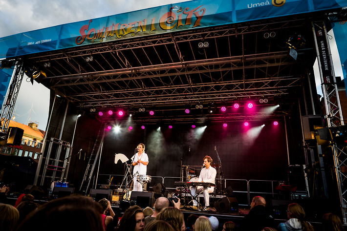 2012-07-18 - Two White Horses från Rådhustorget, Umeå