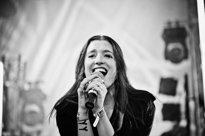 2012-07-27 - Icona Pop från Storsjöyran, Östersund