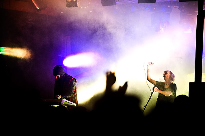 2012-07-27 - Crystal Castles från Emmabodafestivalen, Emmaboda