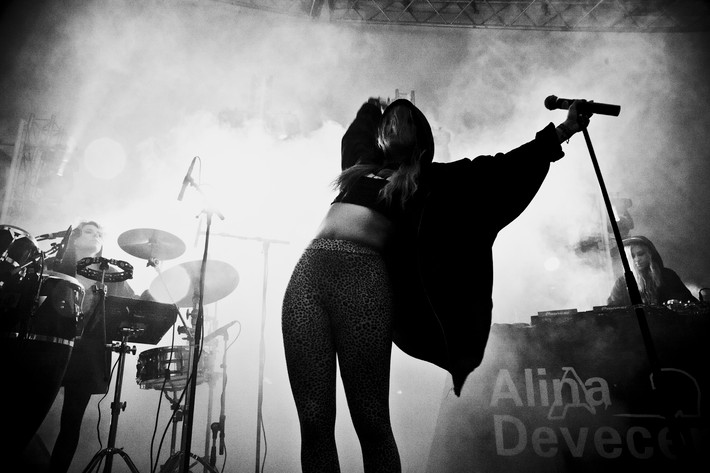 2012-07-28 - Alina Devecerski från Storsjöyran, Östersund
