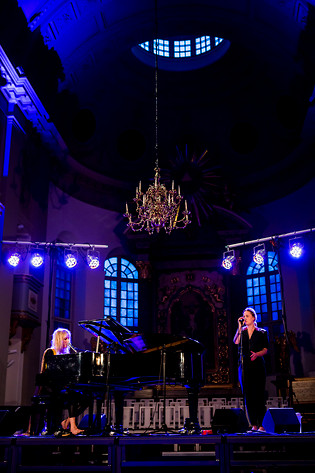 2012-08-04 - Frida Hyvönen från Broöppning, Härnösand