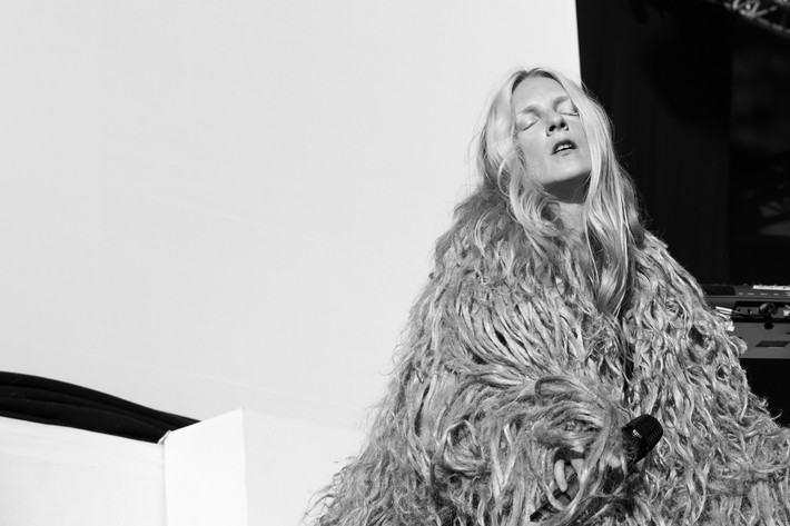 2012-08-05 - IAMAMIWHOAMI från Stockholm Music & Arts, Stockholm
