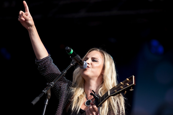 2012-08-19 - Lisa Miskovsky från Götaplatsen, Göteborg